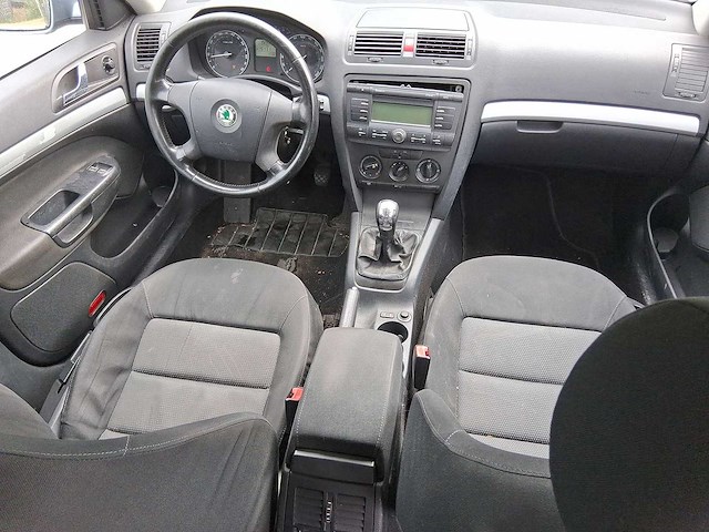 Skoda octavia combi 1.6 ambiente 2006 | 29-st-zb - afbeelding 20 van  28