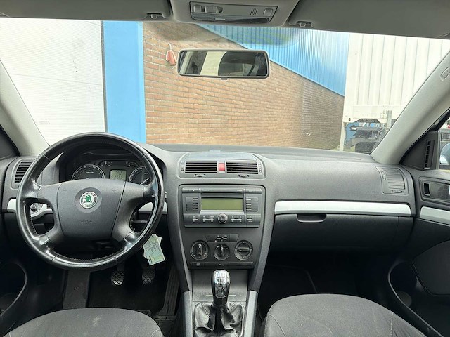Skoda octavia combi 1.6 ambiente 2006 | 29-st-zb - afbeelding 9 van  15
