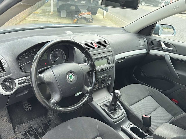 Skoda octavia combi 1.6 ambiente 2006 | 29-st-zb - afbeelding 10 van  15