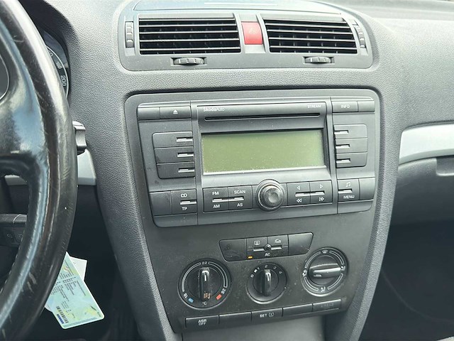 Skoda octavia combi 1.6 ambiente 2006 | 29-st-zb - afbeelding 14 van  15