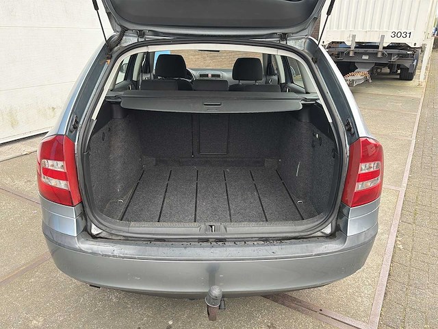 Skoda octavia combi 1.6 ambiente 2006 | 29-st-zb - afbeelding 10 van  19
