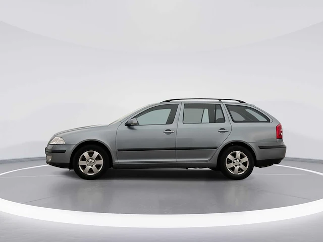 Skoda octavia combi 1.6 ambiente 2006 | 29-st-zb - afbeelding 3 van  26