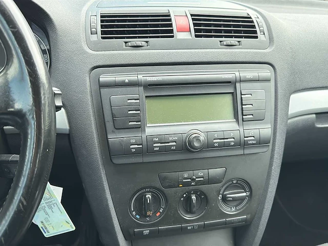 Skoda octavia combi 1.6 ambiente 2006 | 29-st-zb - afbeelding 25 van  26