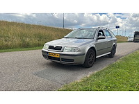 Skoda octavia combi 1.6 démarrage 2008 | 64-gzt-4 i - afbeelding 1 van  13