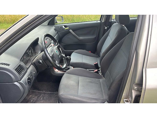 Skoda octavia combi 1.6 démarrage 2008 | 64-gzt-4 i - afbeelding 7 van  13