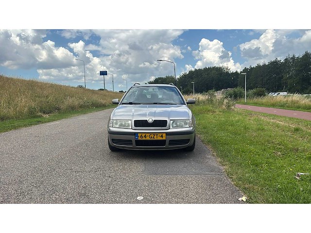 Skoda octavia combi 1.6 démarrage 2008 | 64-gzt-4 i - afbeelding 10 van  10
