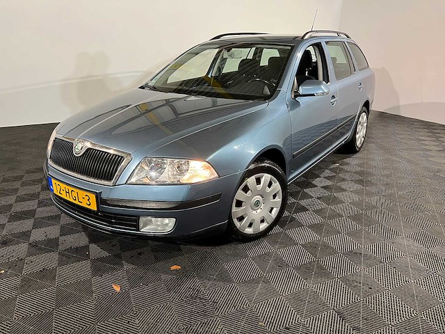 Skoda octavia combi 1.6 fsi tour, 12-hgl-3 - afbeelding 1 van  13