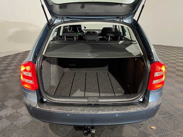 Skoda octavia combi 1.6 fsi tour, 12-hgl-3 - afbeelding 8 van  13