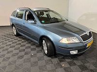 Skoda octavia combi 1.6 fsi tour, 12-hgl-3 - afbeelding 10 van  13
