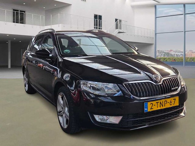Skoda octavia combi 1.6 tdi greenline businessline; 2-tnp-67 - afbeelding 11 van  17