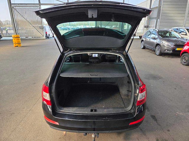 Skoda octavia combi 1.6 tdi greenline businessline; 2-tnp-67 - afbeelding 13 van  17