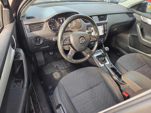 Skoda octavia combi 1.6 tdi greenline businessline; 2-tnp-67 - afbeelding 16 van  17