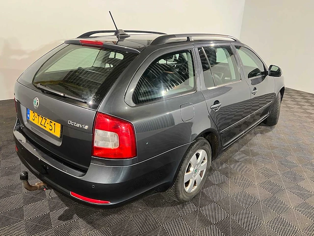 Skoda octavia combi 1.6 tdi greent.comf, 3-tzz-51 - afbeelding 2 van  29