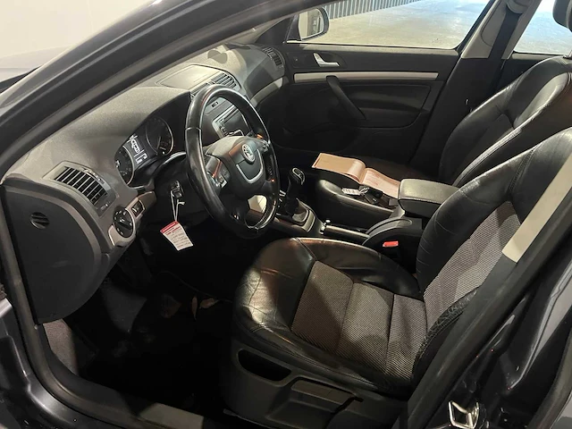 Skoda octavia combi 1.6 tdi greent.comf, 3-tzz-51 - afbeelding 21 van  27