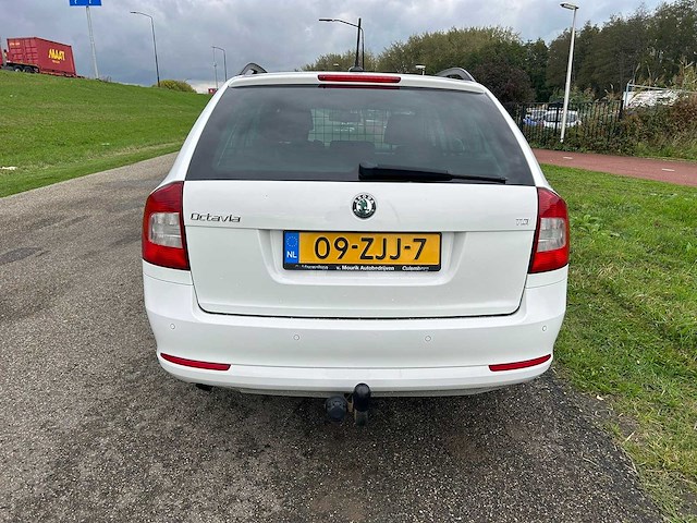 Skoda octavia combi 1.6 tdi greentech comfort 2012 | 09-zjj-7 - afbeelding 7 van  21