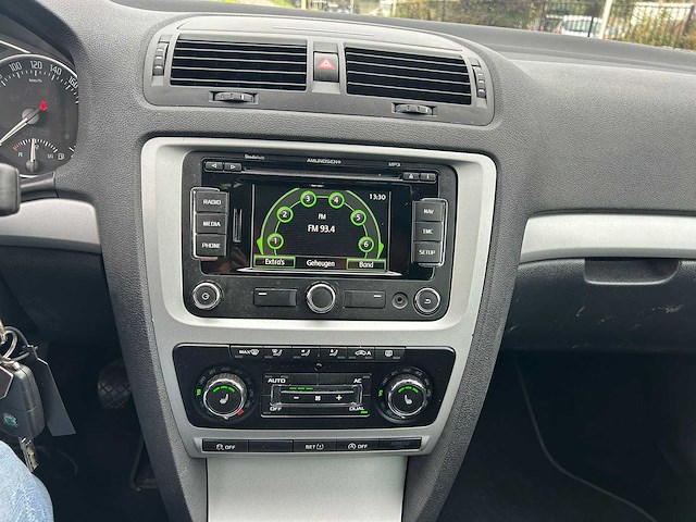 Skoda octavia combi 1.6 tdi greentech comfort 2012 | 09-zjj-7 - afbeelding 17 van  21