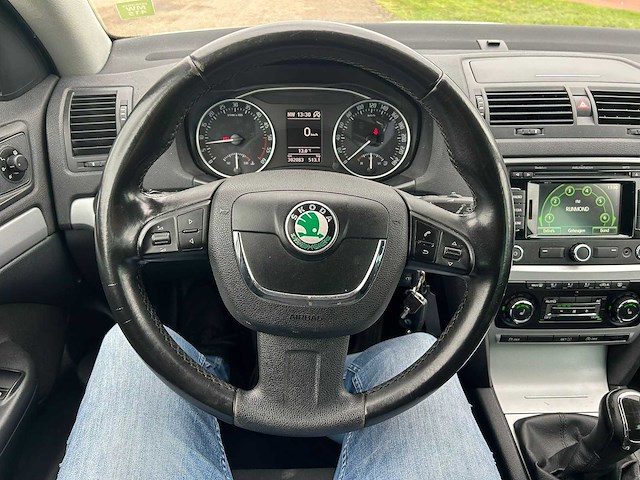 Skoda octavia combi 1.6 tdi greentech comfort 2012 | 09-zjj-7 - afbeelding 18 van  21