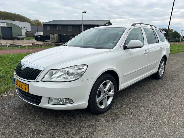 Skoda octavia combi 1.6 tdi greentech comfort 2012 | 09-zjj-7 - afbeelding 1 van  21