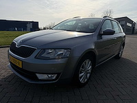 Skoda octavia combi 1.6 tdi greentech elegance; rj-188-n - afbeelding 1 van  28
