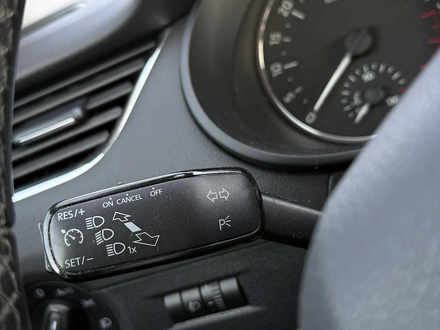 Skoda octavia combi 1.6 tdi greentech elegance; rj-188-n - afbeelding 7 van  17