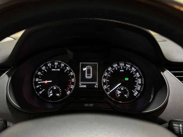 Skoda octavia combi 1.6 tdi greentech joy business 110pk 2016 (automaat), jx-809-g - afbeelding 17 van  39