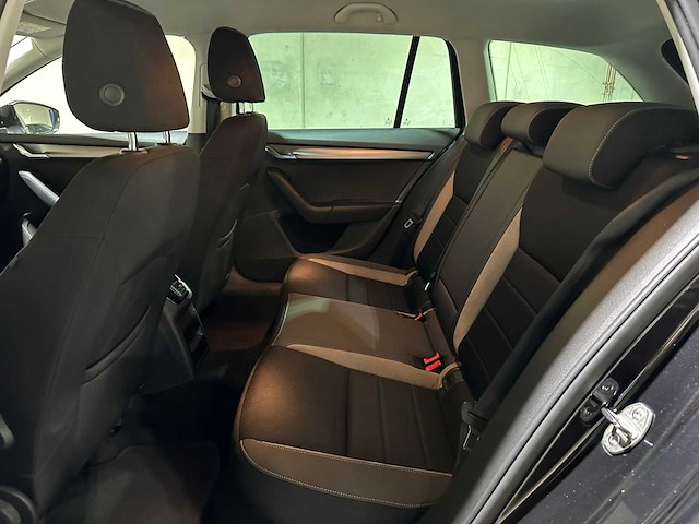 Skoda octavia combi 1.6 tdi greentech joy business 110pk 2016 (automaat), jx-809-g - afbeelding 26 van  39