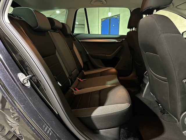 Skoda octavia combi 1.6 tdi greentech joy business 110pk 2016 (automaat), jx-809-g - afbeelding 29 van  39