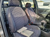 Skoda octavia combi 2.0 slx 2000 | 12-fb-lz - afbeelding 27 van  28