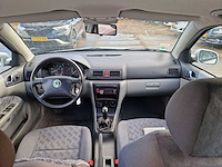Skoda octavia combi 2.0 slx 2000 | 12-fb-lz - afbeelding 4 van  40