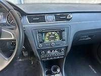 Skoda rapid 1.2 tsi greentech elegance businessline 105pk 2013 (origineel-nl + 1e eigenaar), 86-zsb-4 - afbeelding 19 van  40