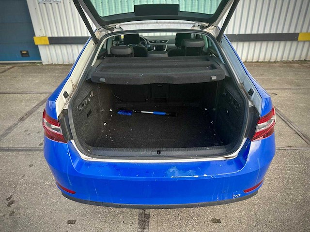 Skoda superb 1.6 tdi style business; kt-901-v - afbeelding 3 van  15
