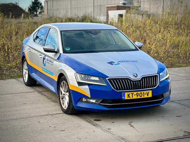 Skoda superb 1.6 tdi style business; kt-901-v - afbeelding 9 van  15