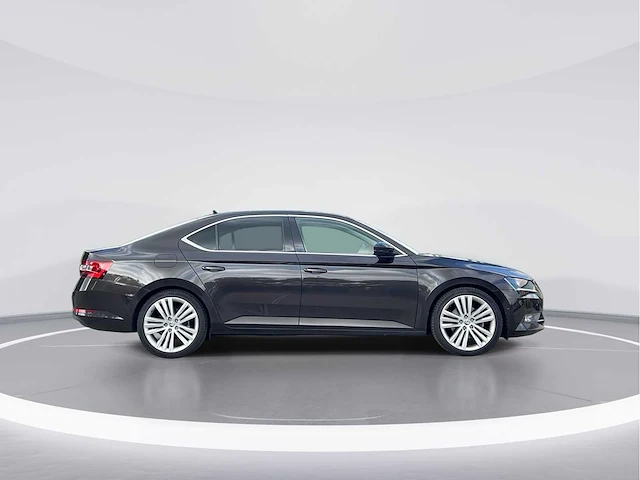 Škoda superb 2.0 tdi style business | hr-418-r - afbeelding 4 van  32