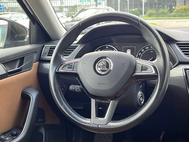 Škoda superb 2.0 tdi style business | hr-418-r - afbeelding 30 van  32