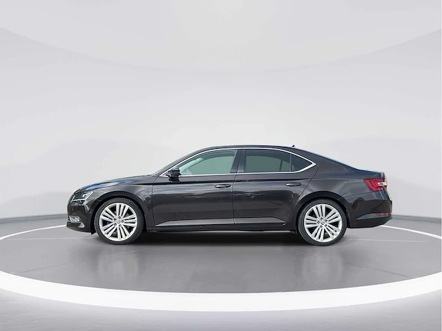 Škoda superb 2.0 tdi style business | hr-418-r - afbeelding 32 van  32