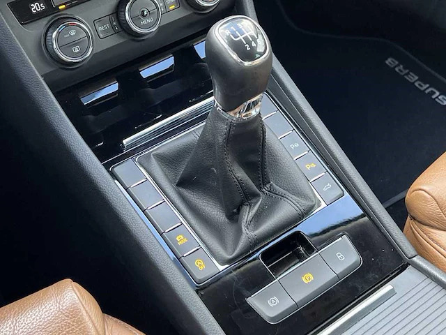 Škoda superb 2.0 tdi style business | hr-418-r - afbeelding 17 van  48