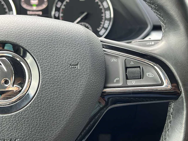 Škoda superb 2.0 tdi style business | hr-418-r - afbeelding 25 van  48