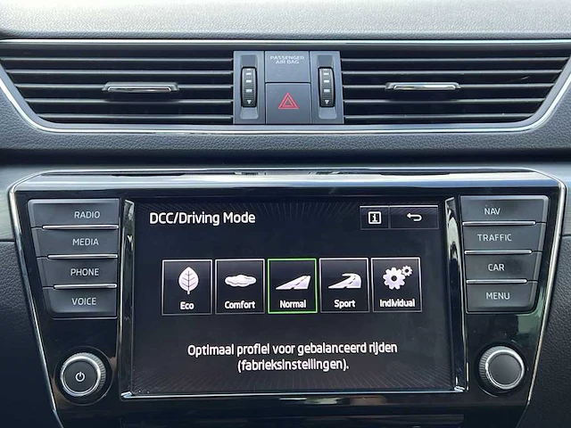 Škoda superb 2.0 tdi style business | hr-418-r - afbeelding 37 van  48