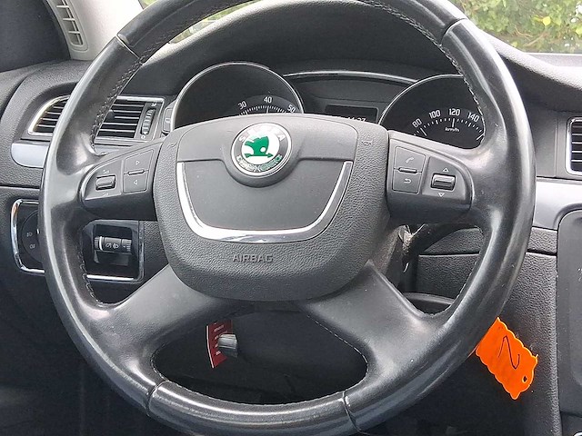 Skoda superb combi 1.4 tsi comfort business 2010 | 69-ljn-9 - afbeelding 9 van  46