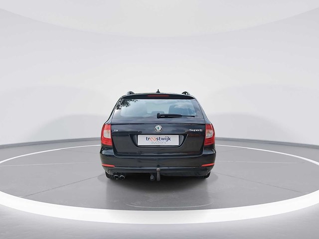 Skoda superb combi 1.4 tsi comfort business 2010 | 69-ljn-9 - afbeelding 44 van  46