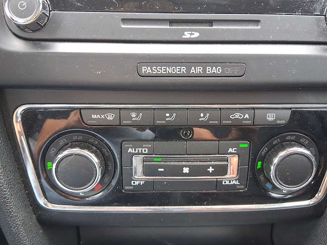 Skoda superb combi 1.4 tsi comfort business 2010 | 69-ljn-9 - afbeelding 17 van  46