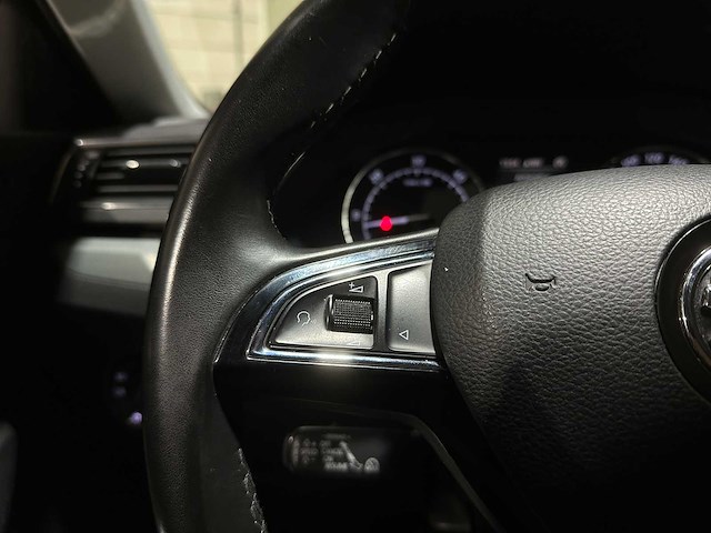 Skoda superb combi 1.6 tdi greenl. bns 120pk 2018, rl-442-x - afbeelding 16 van  43