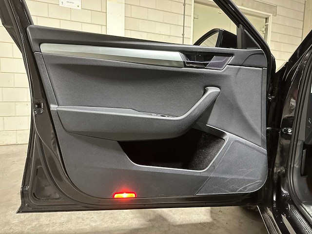 Skoda superb combi 1.6 tdi greenl. bns 120pk 2018, rl-442-x - afbeelding 26 van  43