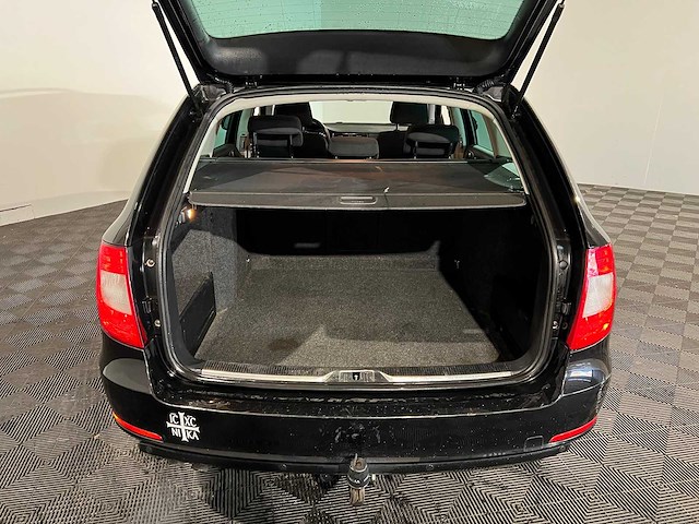 Skoda superb combi 1.6 tdi grl. amb.bns, 24-rsz-5 - afbeelding 9 van  11