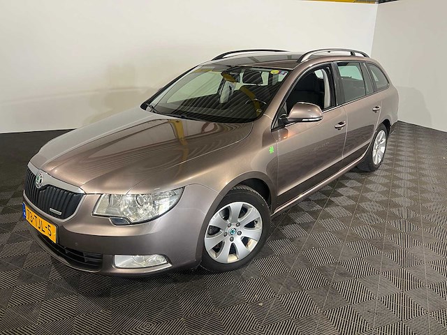 Skoda superb combi 1.6 tdi grl.comf.bns, 73-tjl-5 - afbeelding 1 van  19