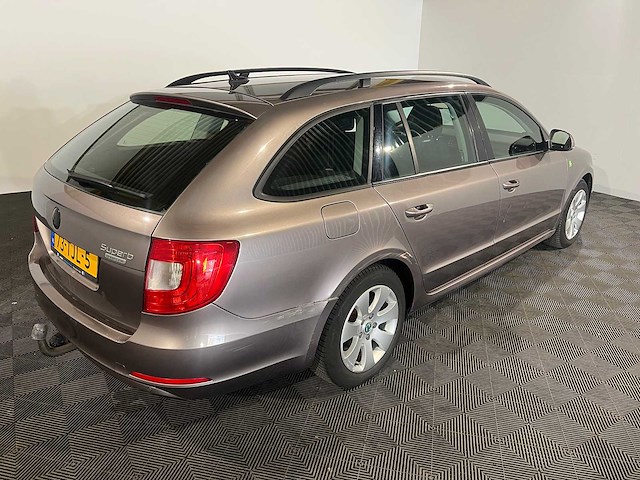 Skoda superb combi 1.6 tdi grl.comf.bns, 73-tjl-5 - afbeelding 9 van  19