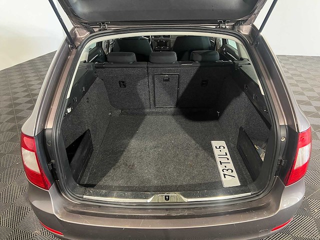 Skoda superb combi 1.6 tdi grl.comf.bns, 73-tjl-5 - afbeelding 5 van  7