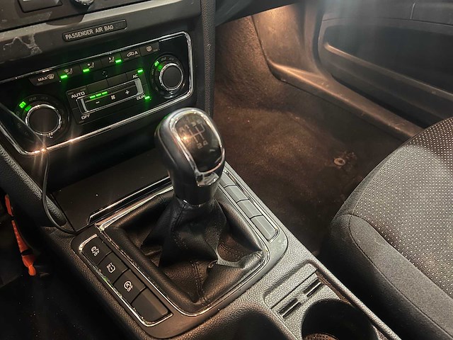 Skoda superb combi 1.6 tdi grl.comf.bns, 73-tjl-5 - afbeelding 17 van  19
