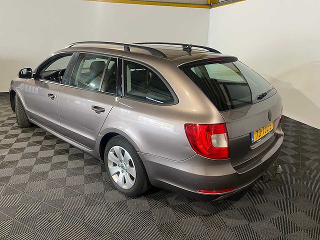 Skoda superb combi 1.6 tdi grl.comf.bns, 73-tjl-5 - afbeelding 2 van  19