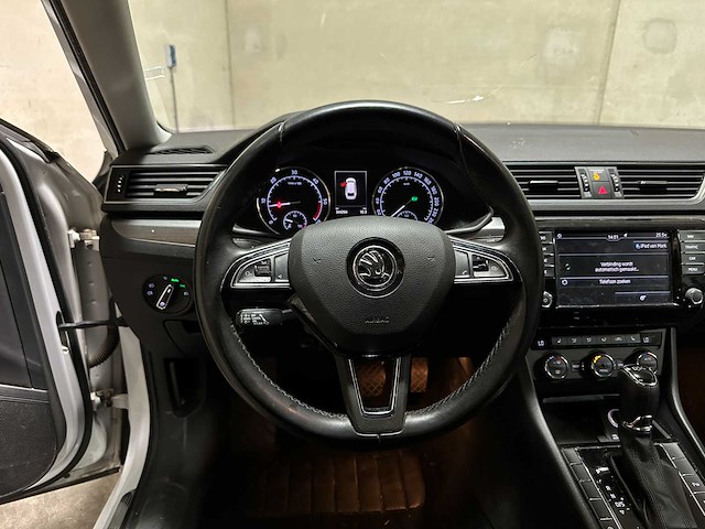 Skoda superb combi 1.6 tdi style business 120pk 2016 (origineel-nl), kg-068-z - afbeelding 5 van  44